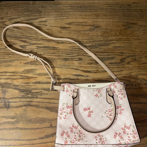 Nne West cross body floral bag - Picture 1 of 6
